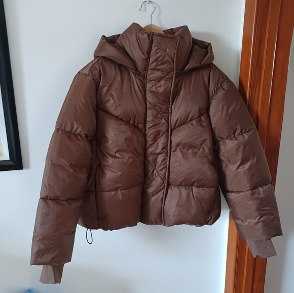 🆕️NWT GAP Big Puff Cropped Jacket in 'Cozy Brown', Size Medium Tall - Picture 7 of 14